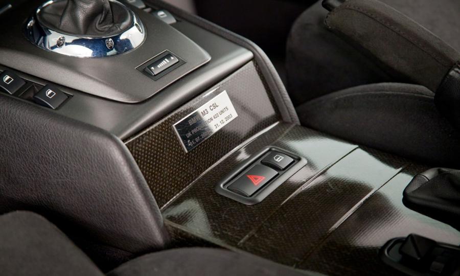 Детали интерьера BMW M3 CSL Coupe 2003 года  (UK) (фото 10 из 29)